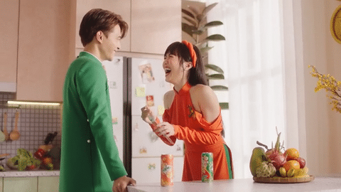 TVC Tết 2023 Mirinda: Cười thả ga ú òa gia đình mùa Tết 2023 (Anh Tú - Diệu Nhi)