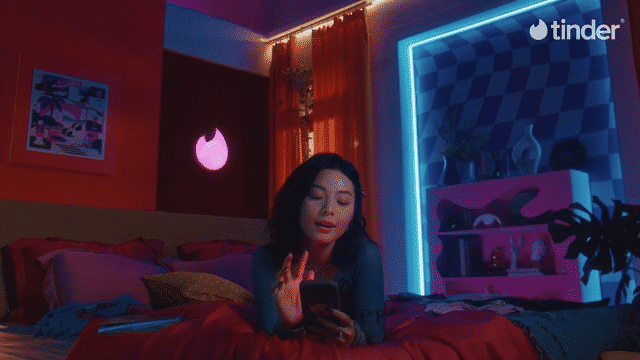 TVC: Mọi khởi đầu đều đến từ lần quẹt Tinder 3