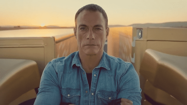 TVC: Volvo Trucks - The Epic Split feat Van Damme