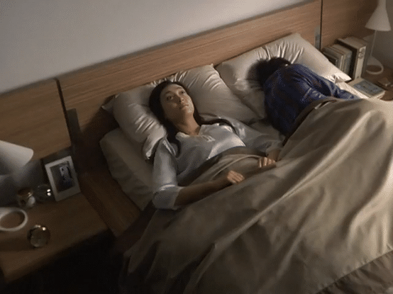 TVC Carre de Chocolate: Woman Sets Record for Not-Blinking!