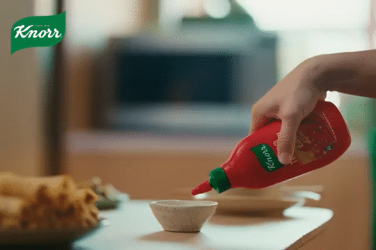 TVC Tương ớt Knorr: Cay tê tròn vị, ấm nồng vị nhà